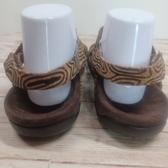 Vionic Orthotic Insole Footbed Brown Black Tan Cork Faux Woodgrain Size 9 Sandal - Picture 5 of 14